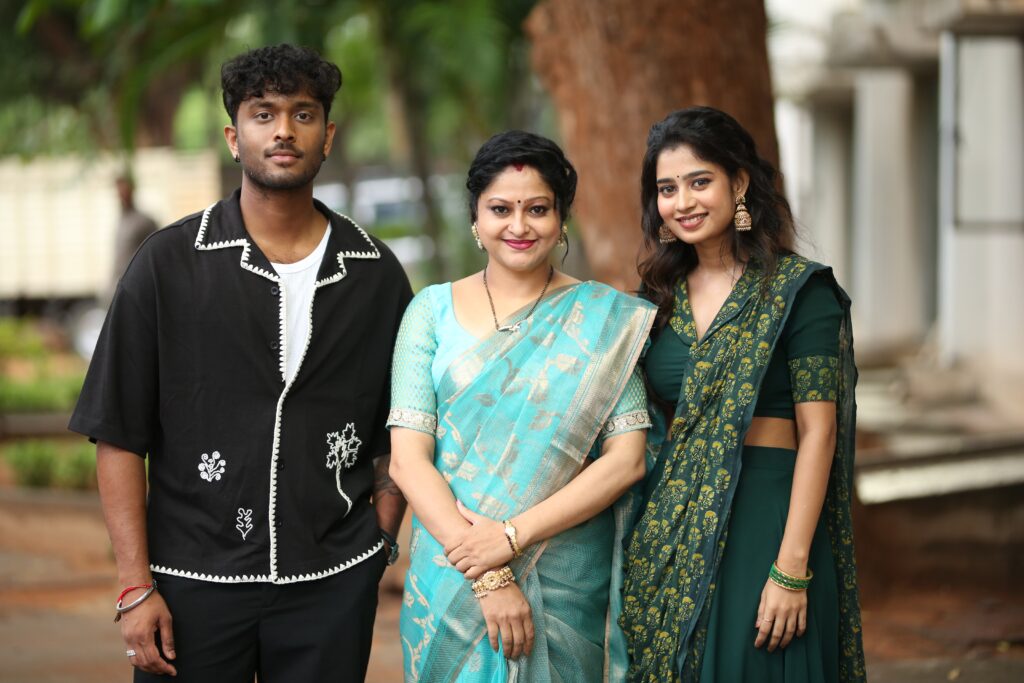 యథార్థ ఘటనలతో రూపొందిన లవ్‌స్టోరీ ‘ఉసురే’ అందరి హృదయాలను హత్తుకుంటుంది: సీనియర్‌ హీరోయిన్‌ రాశి Telugu News