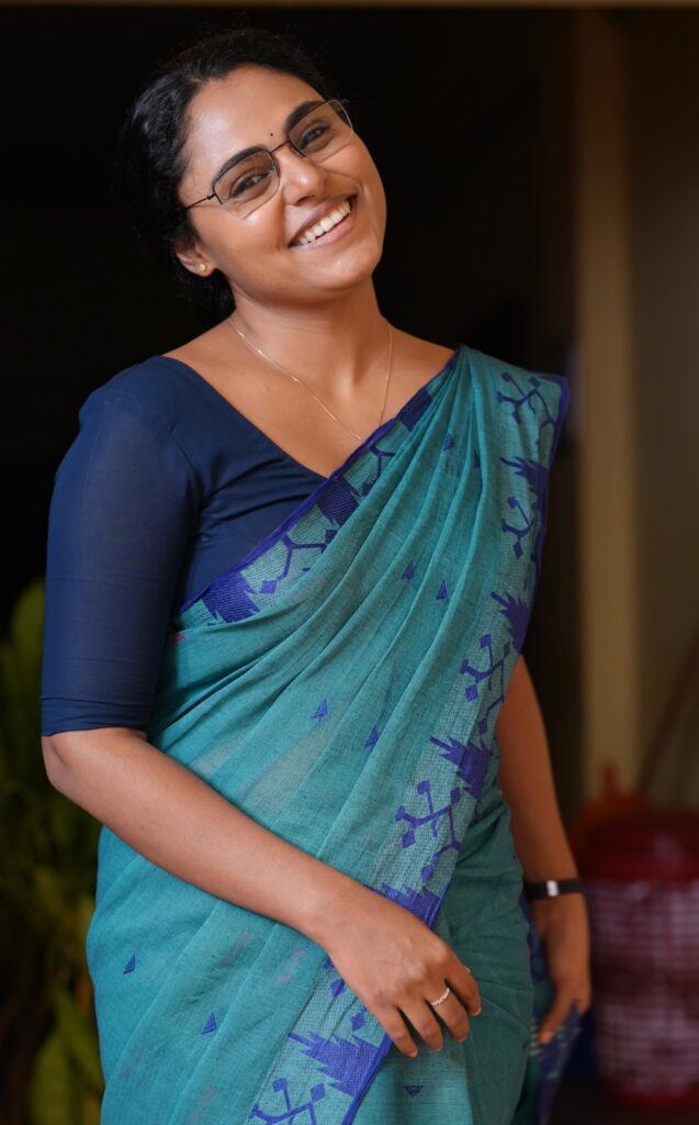 మన దేశంలోని ప్రతి పోలీస్ స్టేషన్ ఒక పార్ట్ టైమ్ పాఠశాల కావాలన్నదే మలయాళ చిత్రం “సూత్రవాక్యం” సారాంశం Telugu News
