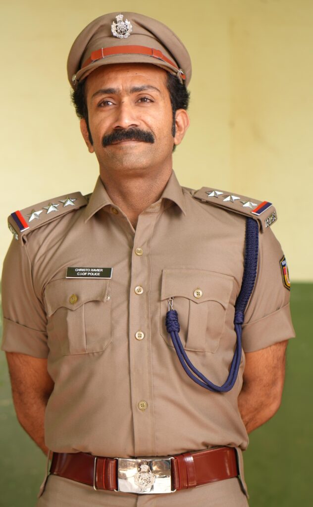 మన దేశంలోని ప్రతి పోలీస్ స్టేషన్ ఒక పార్ట్ టైమ్ పాఠశాల కావాలన్నదే మలయాళ చిత్రం “సూత్రవాక్యం” సారాంశం Telugu News
