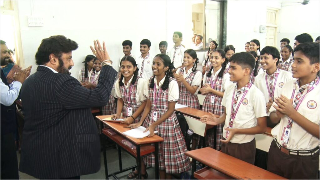 ముంబైలో ఆంధ్ర ఎడ్యుకేషన్ సొసైటీ స్కూల్‌ను సందర్శించిన నందమూరి బాలకృష్ణ గారు Telugu News