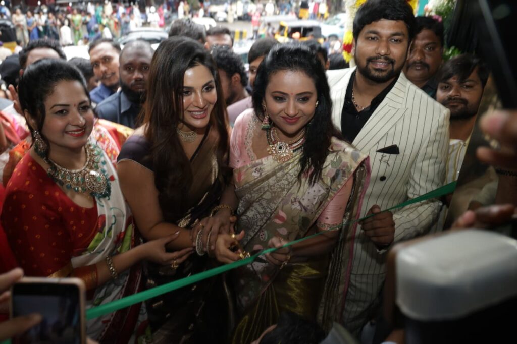 వారాహి సిల్క్స్ 4వ షోరూం – సికింద్రాబాద్ ప్యాట్ని సెంటర్‌లో గ్రాండ్ ఓపెనింగ్ Telugu News