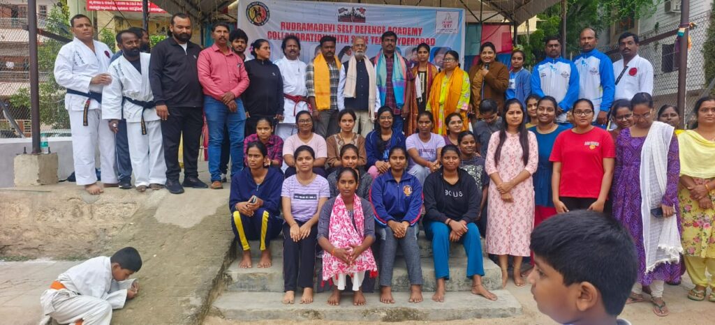 రుద్రమదేవి సెల్ఫ్ డిఫెన్స్ అకాడమీ ఆధ్వర్యంలో షీ టీం Telugu News