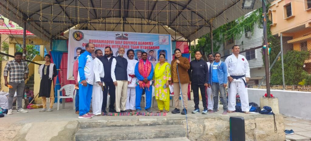 రుద్రమదేవి సెల్ఫ్ డిఫెన్స్ అకాడమీ ఆధ్వర్యంలో షీ టీం Telugu News