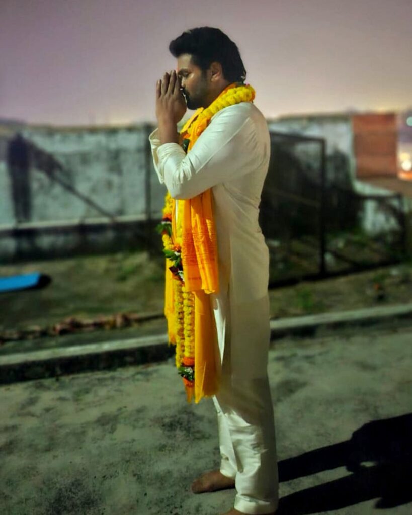 అయోధ్య శ్రీరాముడిని దర్శించుకున్న రాకింగ్ స్టార్ మంచు మనోజ్ Telugu News