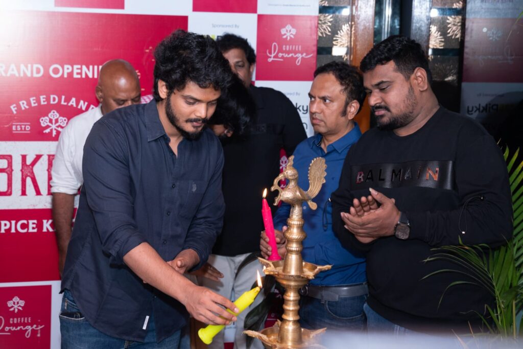గచ్చిబౌలిలో సినీ ప్రముఖుల సమక్షంలో వైభవంగా ప్రారంభమైన 3 keyz Spice కిచెన్ అండ్ కాఫీ లాంజ్ ప్రారంభం Telugu News