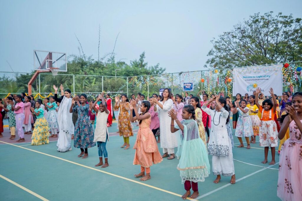 ప్రముఖ నటి సమంతకు చెందిన ఎన్జీఓ ప్రత్యూష సపోర్ట్ అధ్వర్యంలో ‘లైట్ ఆఫ్ జాయ్ 2025’ దీపావళి వేడుక Telugu News