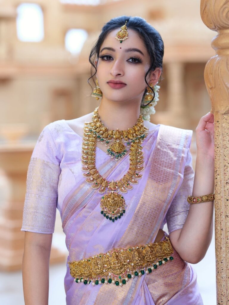 సూపర్‌స్టార్ కృష్ణ కుటుంబం నుంచి హీరోయిన్‌గా జాన్వి  ఎంట్రీ Telugu News