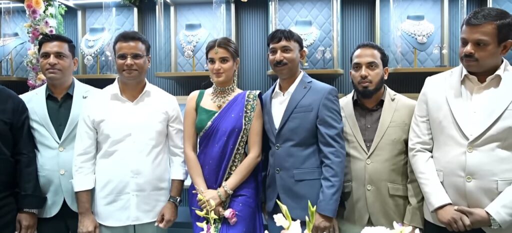 హీరోయిన్ నిధి అగర్వాల్ చేత సీతారే గోల్డ్ & డైమండ్స్ న్యూ షో రూమ్ కొంపల్లి లో ప్రారంభం  !!! Telugu News