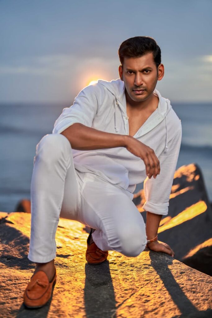 విశాల్ స్వీయ దర్శకత్వంలో రానున్న ‘మకుటం’ చిత్రానికి సంబంధించిన గ్రాండ్ క్లైమాక్స్ షూట్ పూర్తి Telugu News