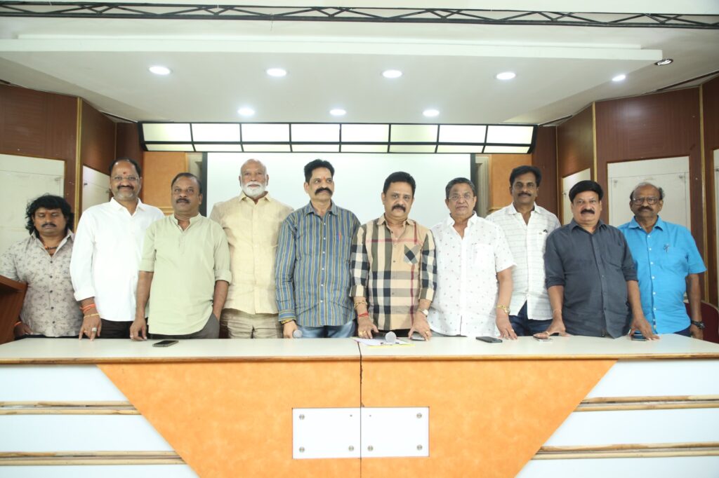 పైరసీని అరికట్టడంలో కీలక పాత్ర పోషించిన ప్రభుత్వానికి, పోలీసులకు మీడియా సమక్షంలో ధన్యవాదాలు తెలిపిన తెలుగు చిత్ర పరిశ్రమ Telugu News