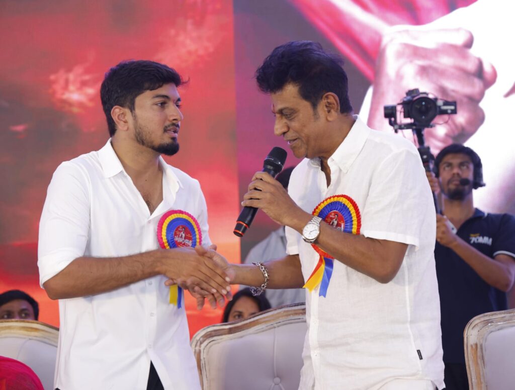 పాల్వంచలో అట్టహాసంగా గుమ్మడి నర్సయ్య బయోపిక్ ప్రారంభోత్సవ వేడుక Telugu News