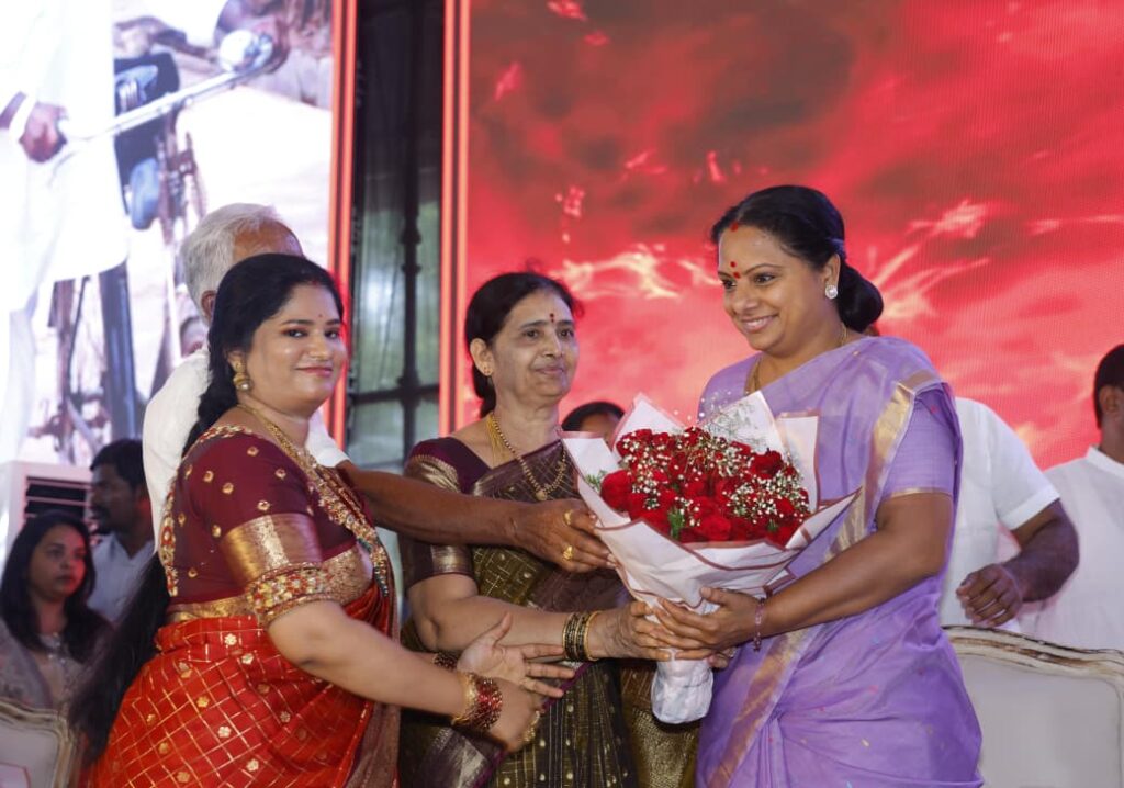 పాల్వంచలో అట్టహాసంగా గుమ్మడి నర్సయ్య బయోపిక్ ప్రారంభోత్సవ వేడుక Telugu News