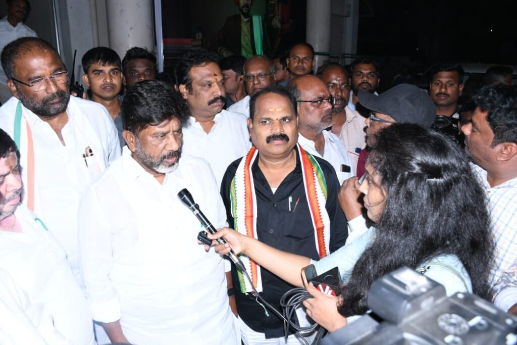 ఫూలే” సినిమా ప్రత్యేక ప్రదర్శనకు హాజరైన ముఖ్యమంత్రి రేవంత్ రెడ్డి Telugu News