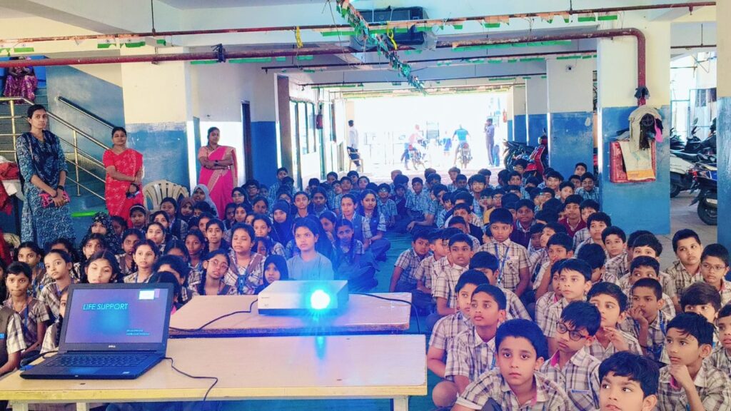 మెహిదీపట్నం శ్రీచైతన్య పాఠశాలలో ఉచిత దంత, కంటి వైద్య శిబిరం Telugu News