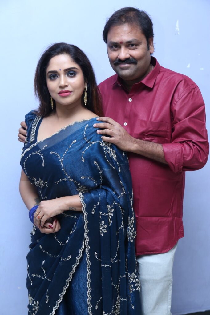 టికెట్ కొనుక్కుని ‘ఎర్రచీర’   సినిమా చూస్తా: మాజీ ఎంపీ మధు యాష్కి Telugu News