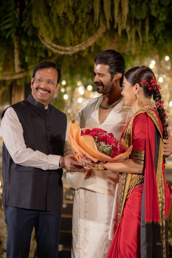 అట్టహాసంగా విజయ్‌ దేవరకొండ- రష్మిక వెడ్డింగ్‌ రిసెప్షన్‌ Telugu News