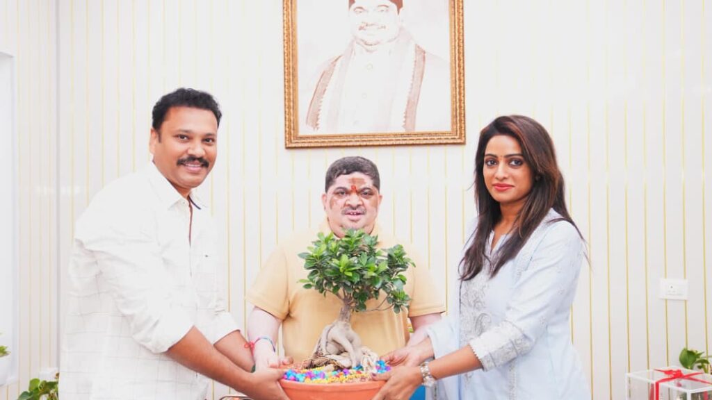 అణగారిన మహిళల సంక్షేమం కోసం మంత్రి పొన్నం ప్రభాకర్‌ను కలిసిన ఉదయ భాను Telugu News
