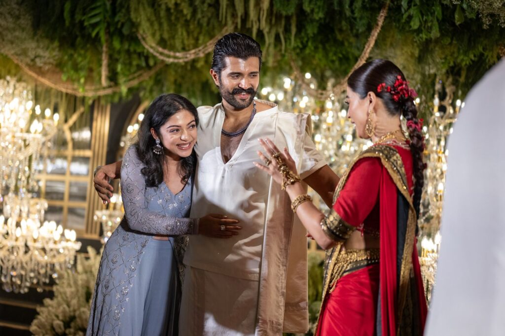 అట్టహాసంగా విజయ్‌ దేవరకొండ- రష్మిక వెడ్డింగ్‌ రిసెప్షన్‌ Telugu News