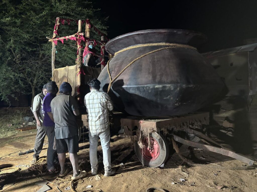 ‘ఆయా షేర్’ కోసం భారీ స్లమ్ సెట్స్ నిర్మాణం Telugu News
