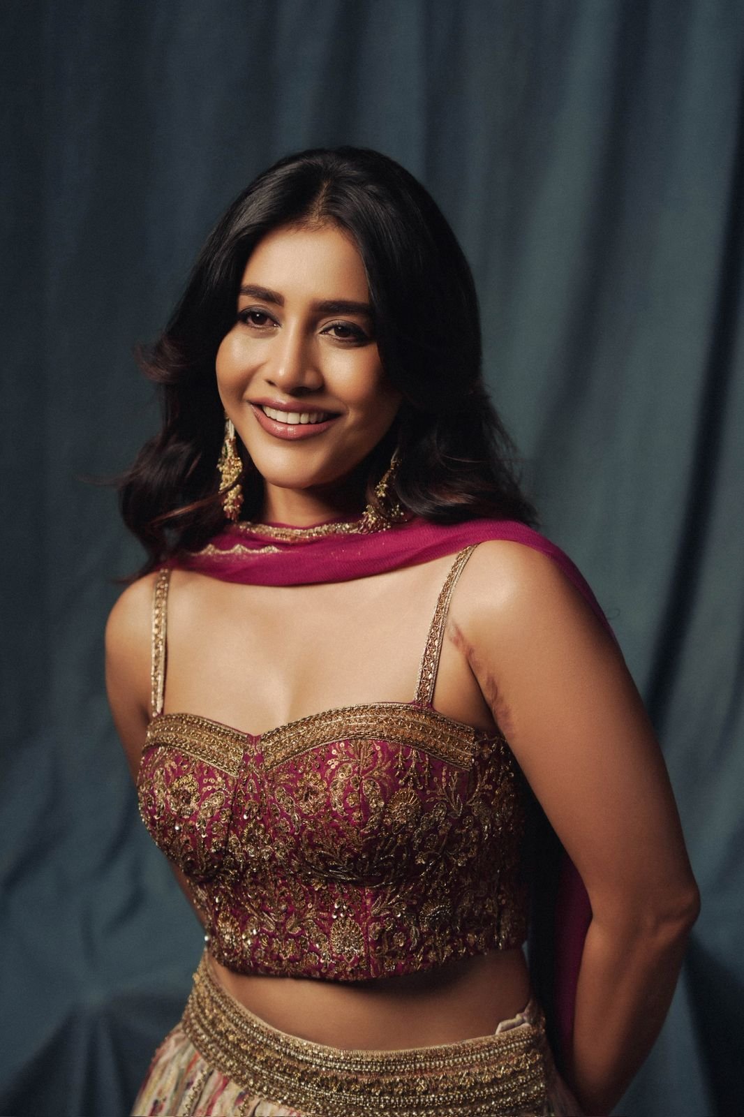 ఆకట్టుకుంటున్న హీరోయిన్ నభా నటేష్ లుక్స్‌ Telugu News