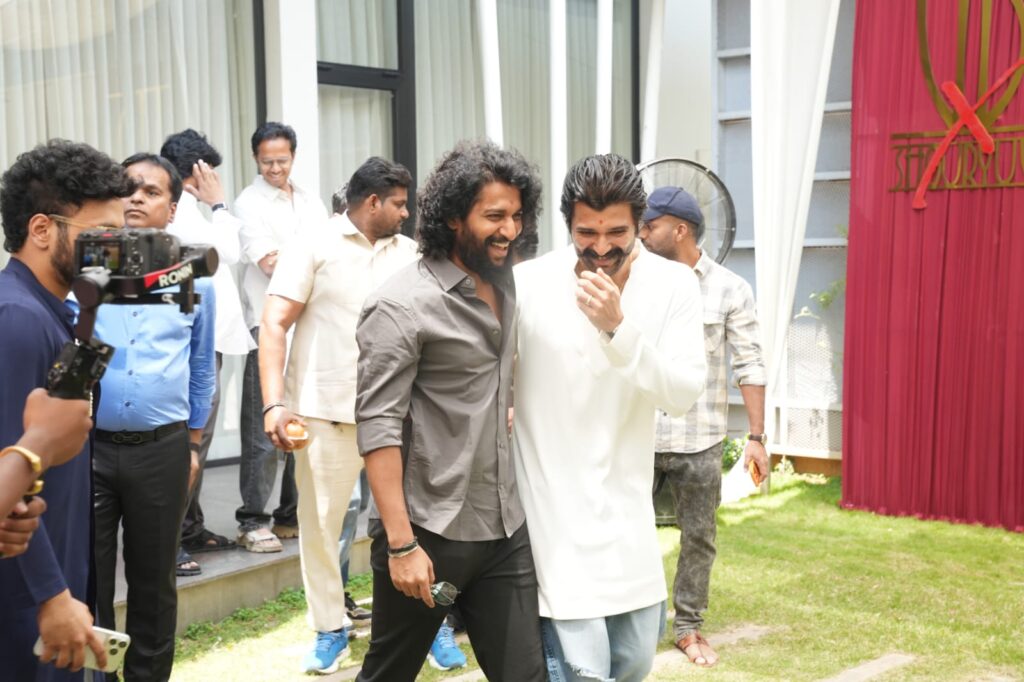 నాని క్లాప్ తో  విజయ్ దేవరకొండ సినిమా ప్రారంభం Telugu News