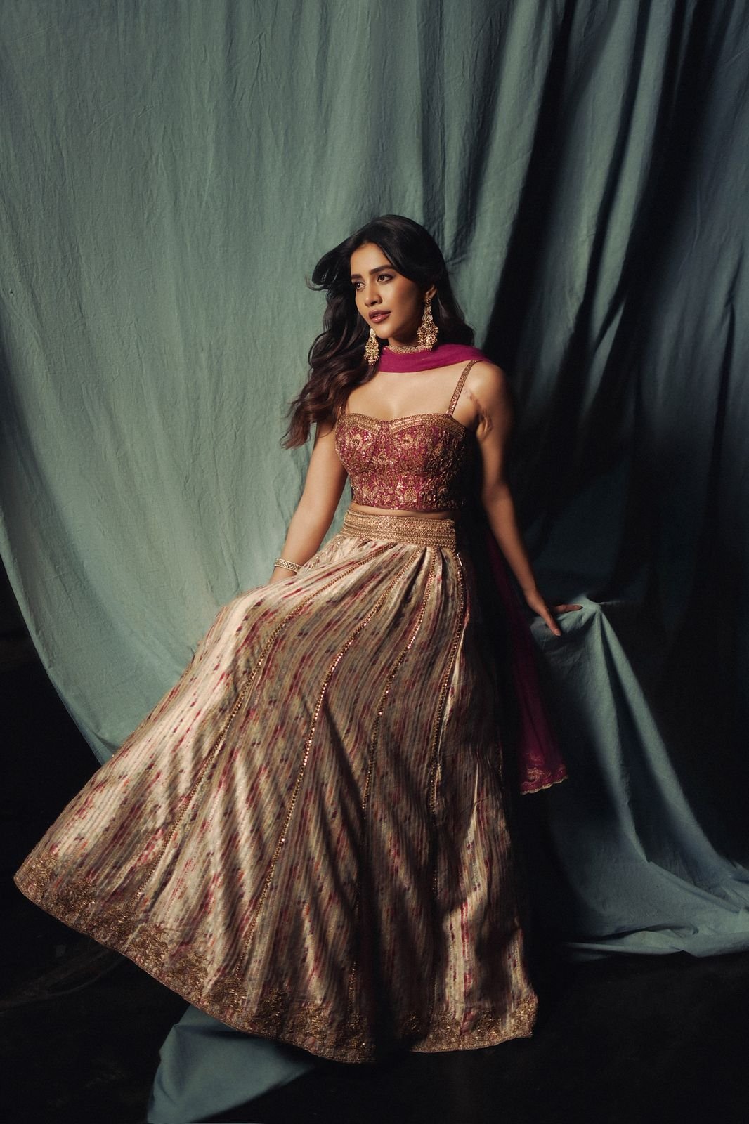 ఆకట్టుకుంటున్న హీరోయిన్ నభా నటేష్ లుక్స్‌ Telugu News