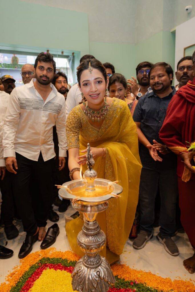 శ్రీకాకుళంలో  ‘గోయాజ్’   జ్యువెలరీ స్టోర్   ప్రారంభo Telugu News