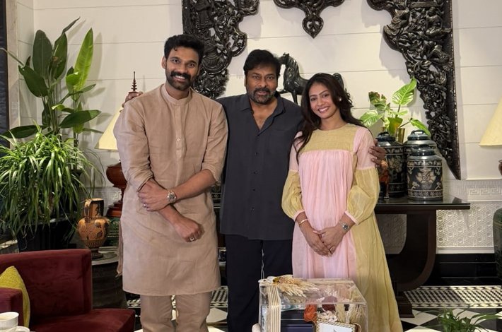 చిరంజీవిని కలిసి వివాహానికి ఆహ్వానించిన బెల్లంకొండ సాయి శ్రీనివాస్ Telugu News