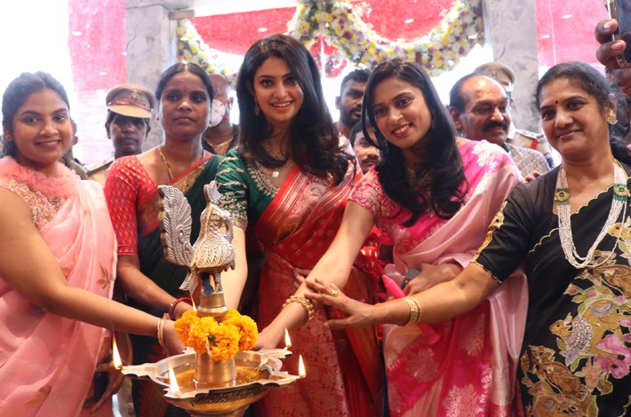 ఆర్సీ పురంలో అను‌టెక్స్‌ నూతన షోరూమ్‌ ఘన ప్రారంభం Telugu News