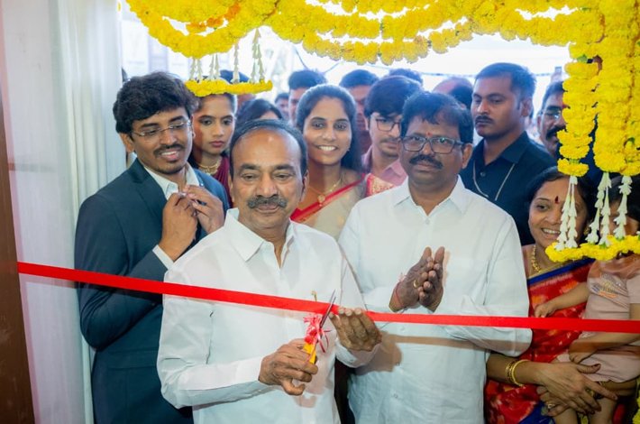 ఎంపీ ఈటల రాజేందర్, ఎమ్మెల్యే ఆరెకపూడి గాంధీ చేతుల మీదుగా ‘ఎల్లిపాయకారం రెస్టారెంట్’ ప్రారంభం Telugu News