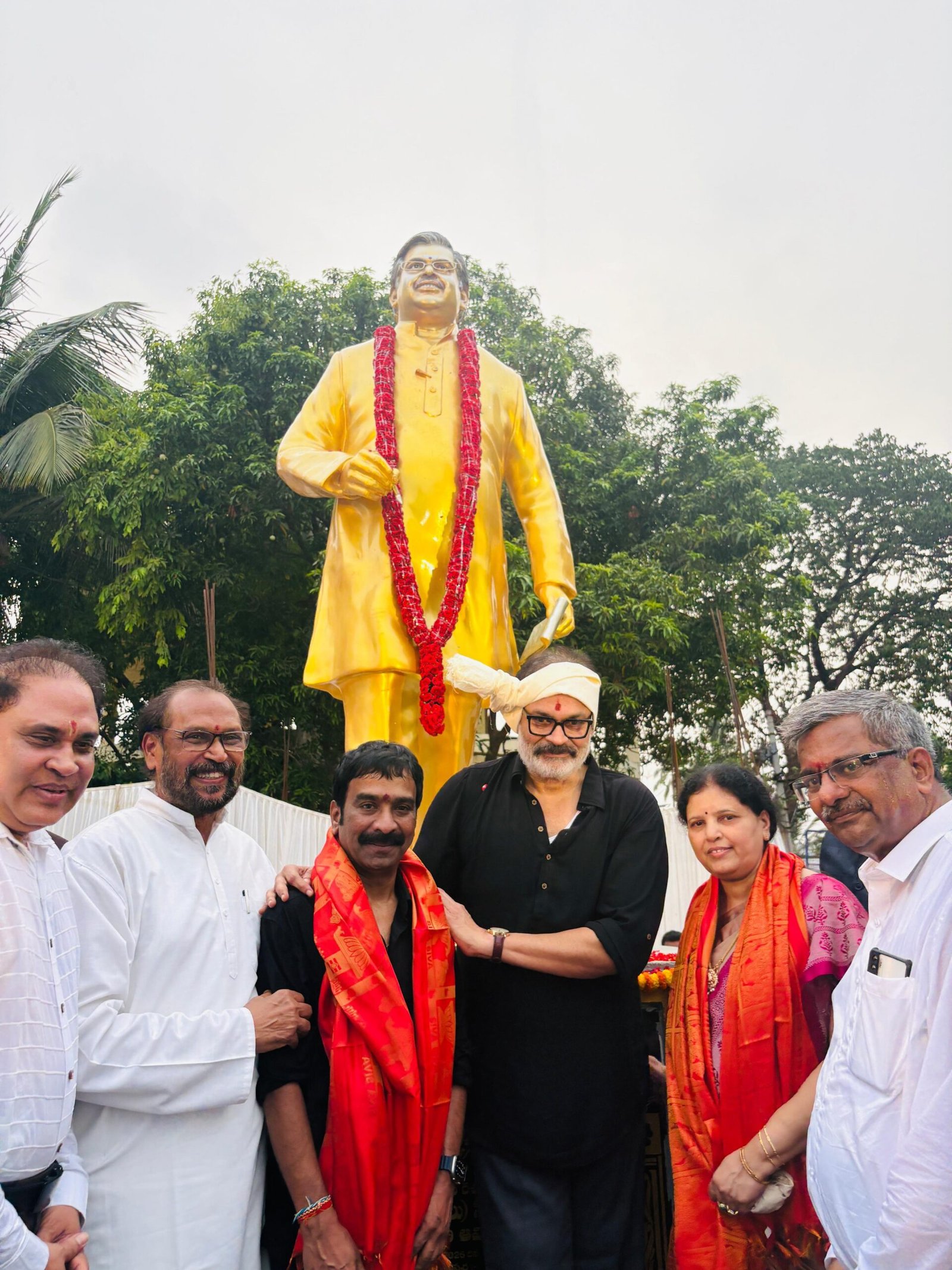 సిరివెన్నెల గారు ఆస్తులను మించిన ఆత్మీయులను సంపాదించుకున్నారు- కె. నాగబాబు 1 సిరివెన్నెల గారు ఆస్తులను మించిన ఆత్మీయులను సంపాదించుకున్నారు- కె. నాగబాబు Telugu News