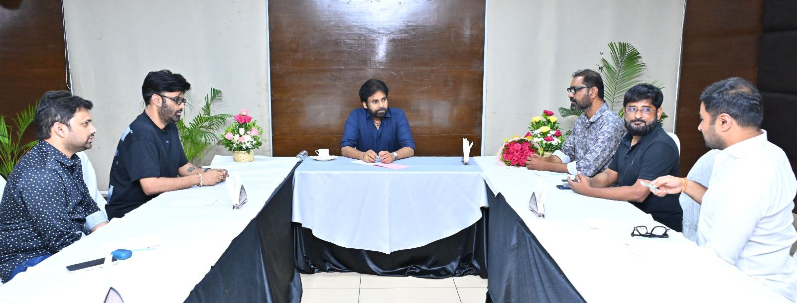 శ్రీ పవన్ కళ్యాణ్ గారితో సినీ నిర్మాతలు భేటీ Telugu News