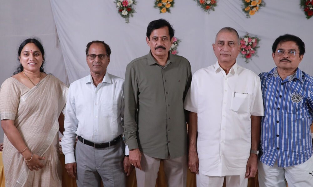 తెలుగువన్ వ్యవస్థాపకులు కంఠంనేని రవిశంకర్ దర్శకుడిగా జనార్దన్ మహర్షి రచయితగా తెలుగువన్ రెండవ ఫీచర్ ఫిల్మ్ అనౌన్స్‌మెంట్ Telugu News