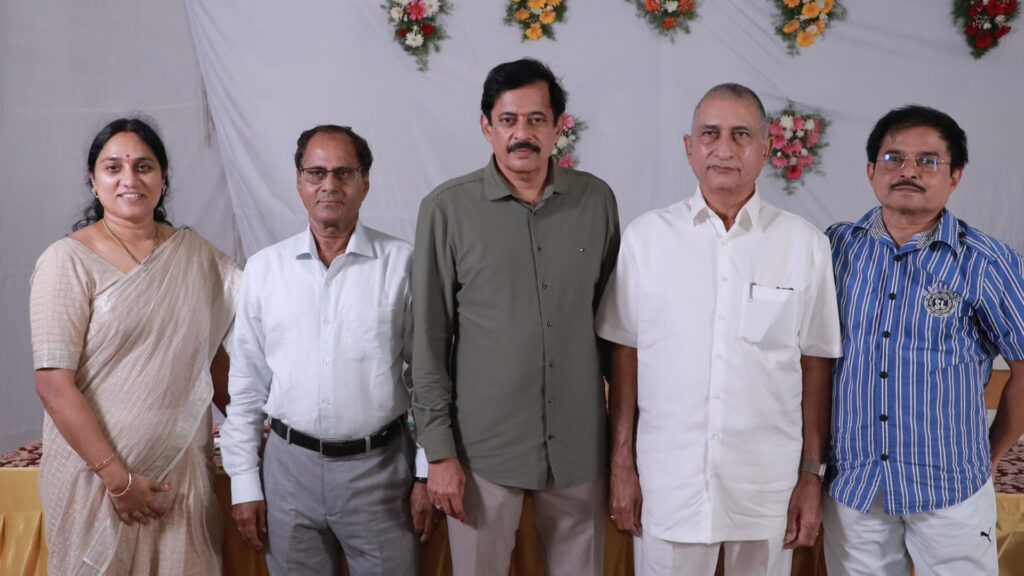 తెలుగువన్ వ్యవస్థాపకులు కంఠంనేని రవిశంకర్ దర్శకుడిగా జనార్దన్ మహర్షి రచయితగా తెలుగువన్ రెండవ ఫీచర్ ఫిల్మ్ అనౌన్స్‌మెంట్ Telugu News