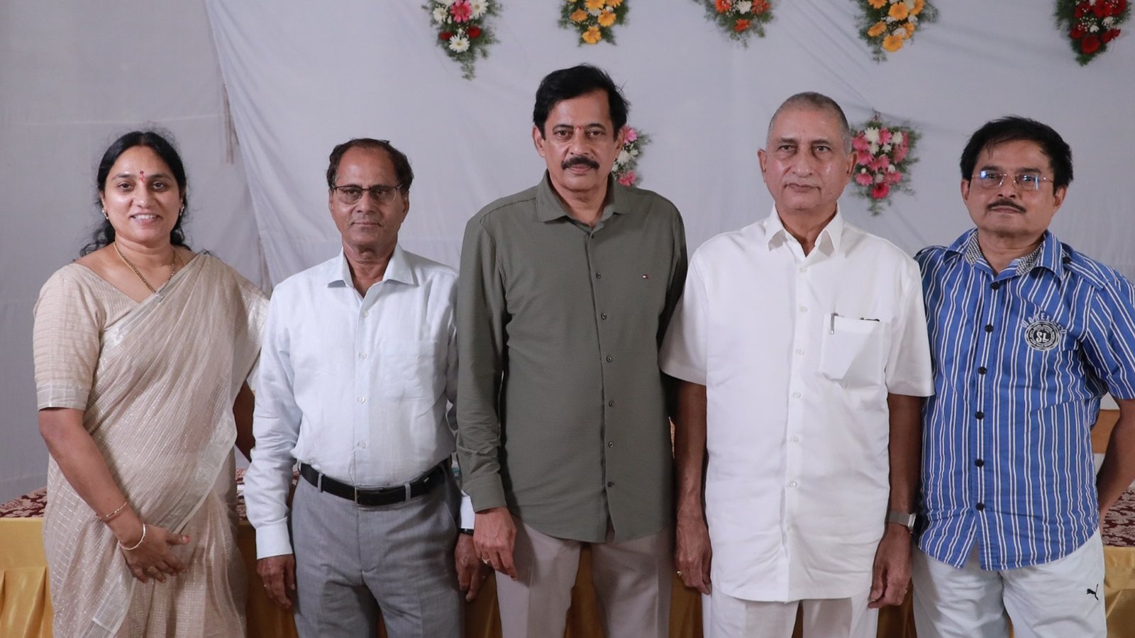 తెలుగువన్ వ్యవస్థాపకులు కంఠంనేని రవిశంకర్ దర్శకుడిగా జనార్దన్ మహర్షి రచయితగా తెలుగువన్ రెండవ ఫీచర్ ఫిల్మ్ అనౌన్స్‌మెంట్ Telugu News