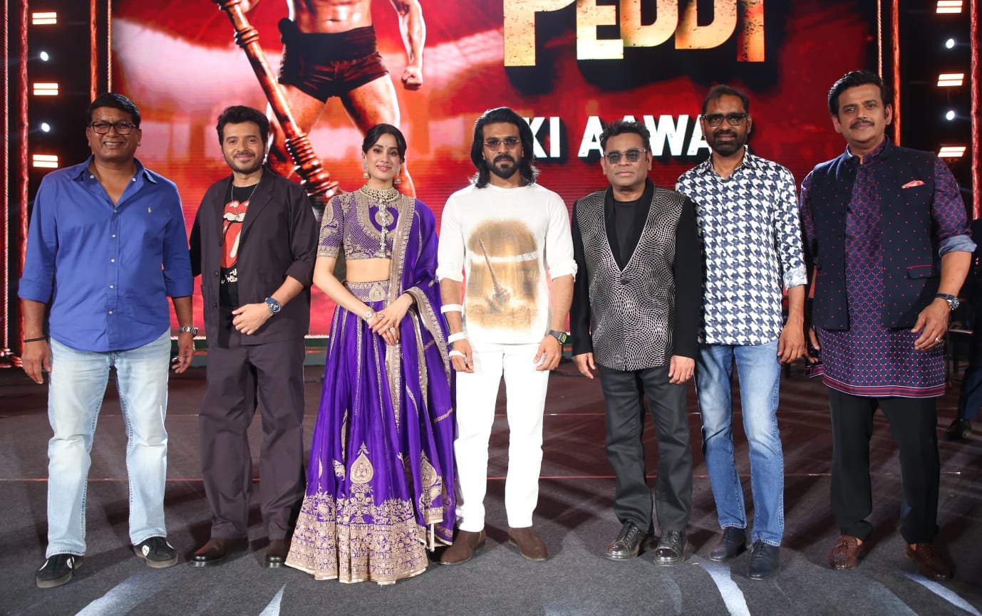 'పెద్ది' అందరి మనసుని తాకుతుంది.. నా ఫిల్మ్ లైబ్రరీలో నంబర్ వన్ సినిమాగా నిలుస్తుంది: రామ్ చరణ్ 1 ‘పెద్ది’ అందరి మనసుని తాకుతుంది.. నా ఫిల్మ్ లైబ్రరీలో నంబర్ వన్ సినిమాగా నిలుస్తుంది: రామ్ చరణ్ Telugu News