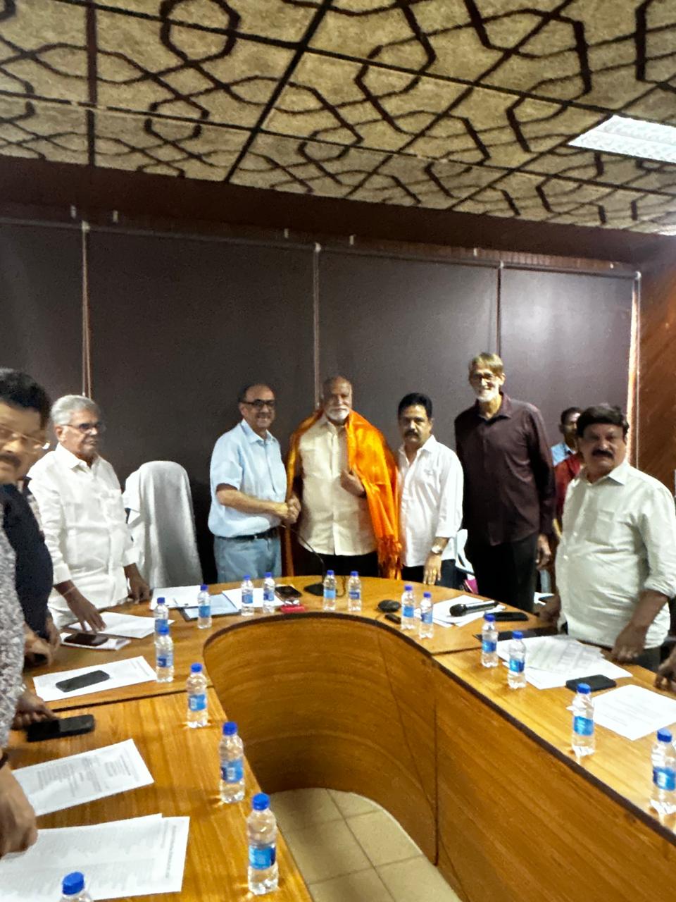 తెలుగు ఫిలిం చాంబర్లో నూతన APSFTvTDC చైర్మన్ భరత్ భూషణ్, డైరెక్టర్ చదలవాడ శ్రీనివాసరావుకు ఘన సత్కారం Telugu News
