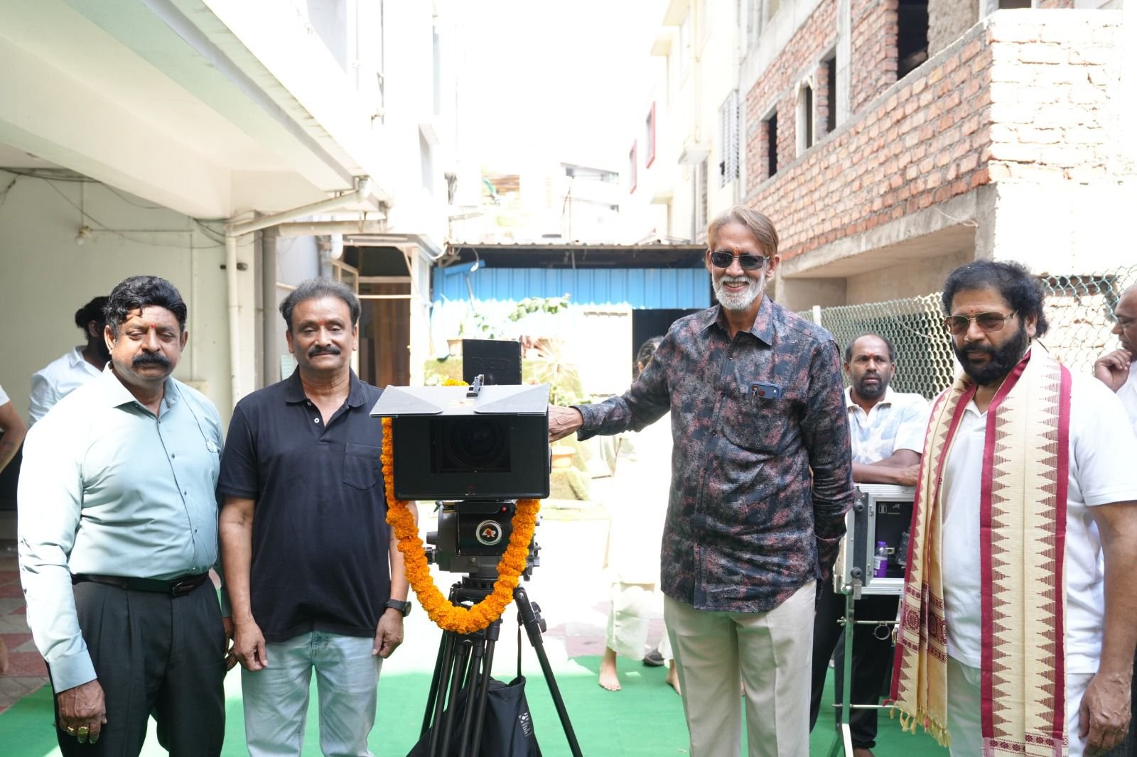 వరుణ్ సందేశ్ హీరోగా ‘నా వైఫ్ మిస్సింగ్’ గ్రాండ్ లాంచ్ 1 వరుణ్ సందేశ్ హీరోగా ‘నా వైఫ్ మిస్సింగ్’ గ్రాండ్ లాంచ్ Telugu News