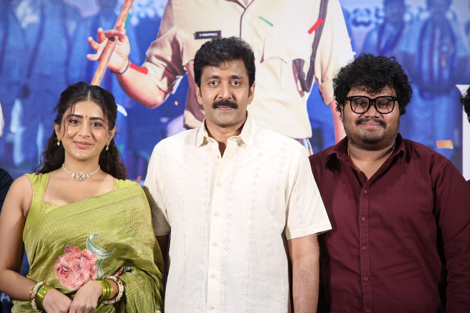 జూన్ 19న స్ట్రాంగ్ కంటెంట్తో ‘ట్రాన్స్ఫర్ త్రిమూర్తులు’ ఆడియెన్స్ ముందుకు వస్తోంది - హీరో, నిర్మాత వడ్డే నవీన్ 2 జూన్ 19న స్ట్రాంగ్ కంటెంట్తో ‘ట్రాన్స్ఫర్ త్రిమూర్తులు’ ఆడియెన్స్ ముందుకు వస్తోంది – హీరో, నిర్మాత వడ్డే నవీన్ Telugu News