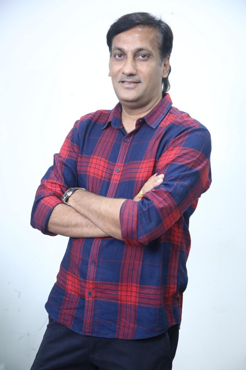 దూరదర్శని అందరి మనసులను హత్తుకుంటుంది: దర్శకుడు కార్తికేయ కొమ్మి 1 దూరదర్శని అందరి మనసులను హత్తుకుంటుంది: దర్శకుడు కార్తికేయ కొమ్మి Telugu News