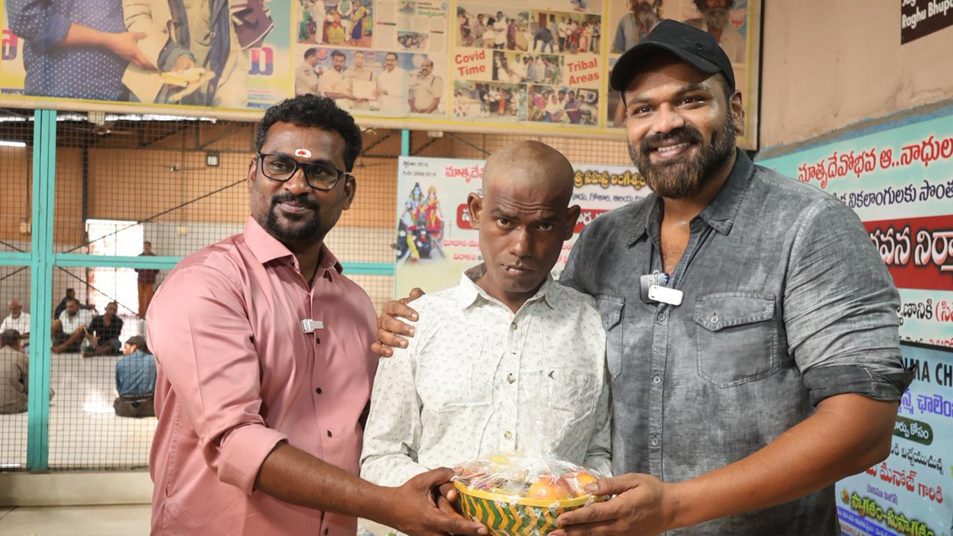 మాతృదేవోభవ ఆశ్రమాన్ని సందర్శించి మానవత్వం చాటిన మనోజ్ మంచు Telugu News