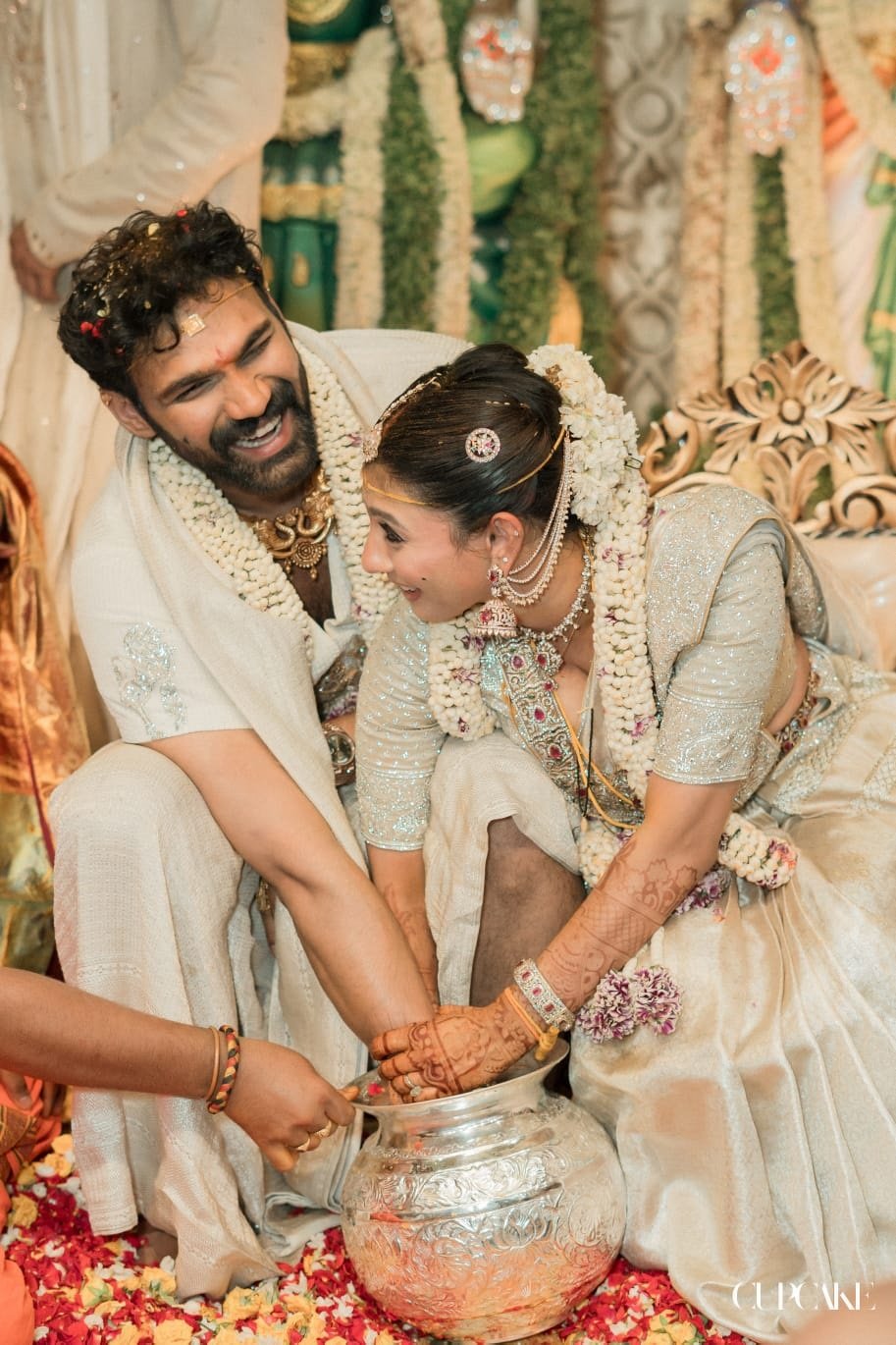 తిరుమలలో ఘనంగా జరిగిన బెల్లంకొండ సాయి శ్రీనివాస్ కావ్య వివాహం Telugu News