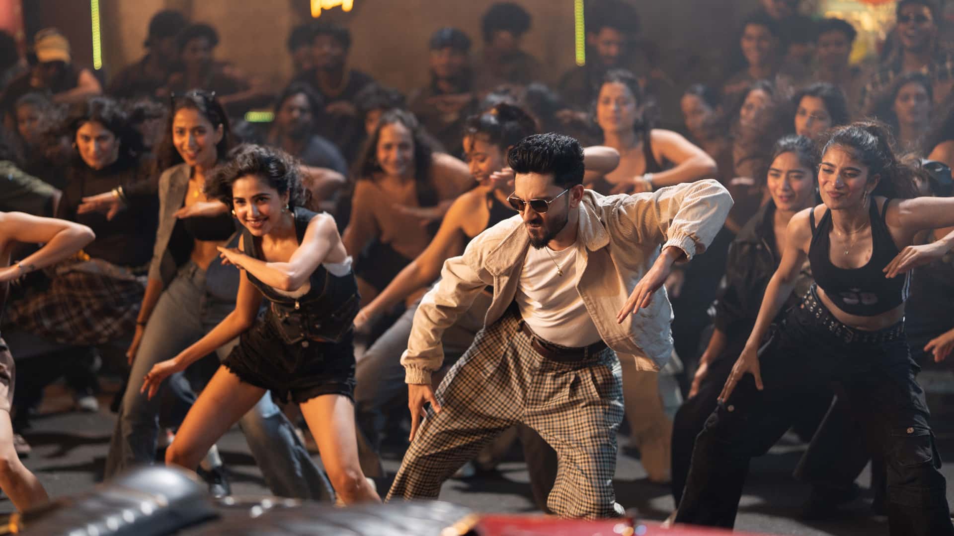 ‘అరవింద్’తో కొత్త అధ్యాయానికి శ్రీకారం చుట్టిన రాక్‌స్టార్ అనిరుద్‌.. Telugu News