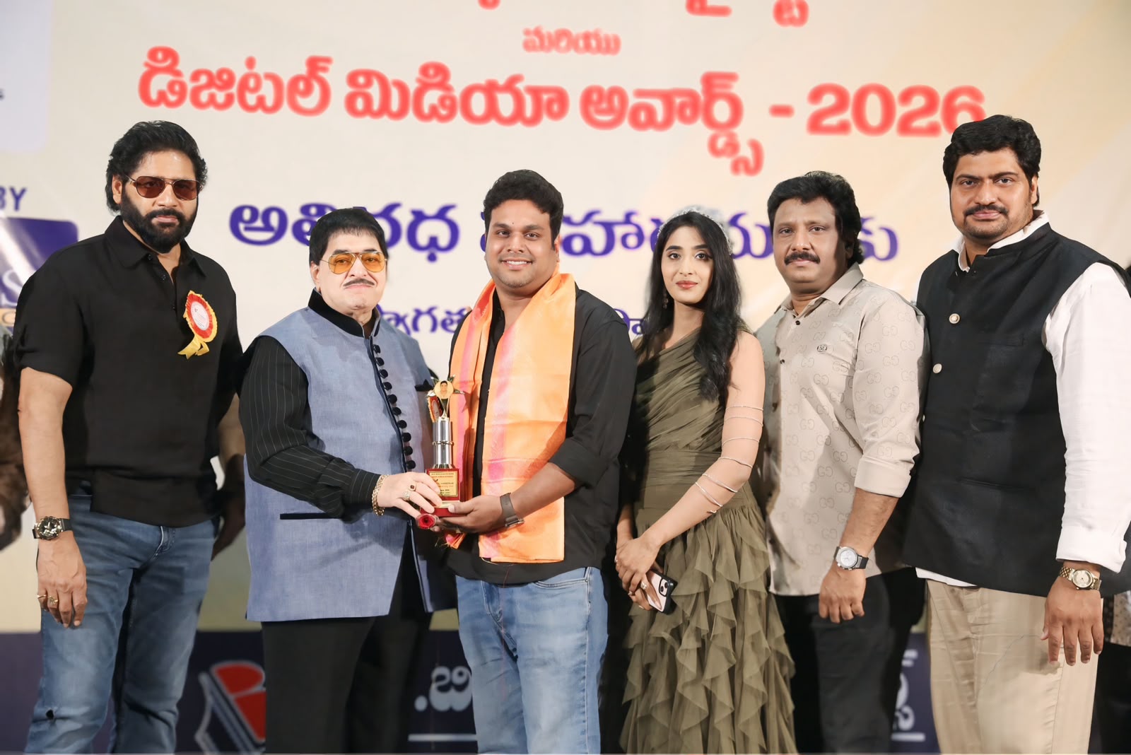విబి ఎంటర్టైన్మెంట్స్ ఫిలిం & టివి డైరెక్టరీ మరియు డిజిటల్ మీడియా అవార్డ్స్ బహూకరణ Telugu News
