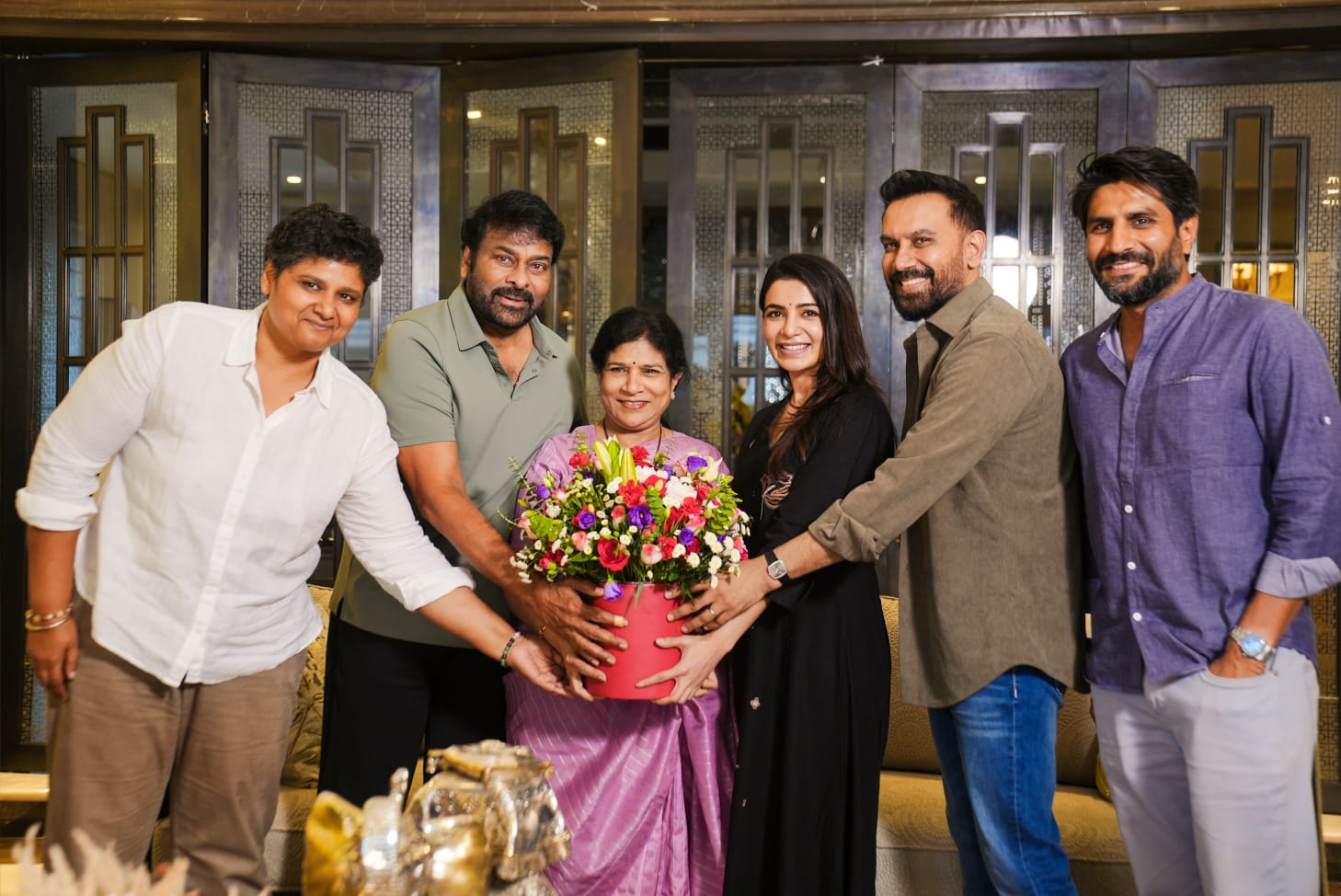 ‘మా ఇంటి బంగారం’ టీమ్‌ను అభినందించిన చిరంజీవి, సురేఖ‌ Telugu News