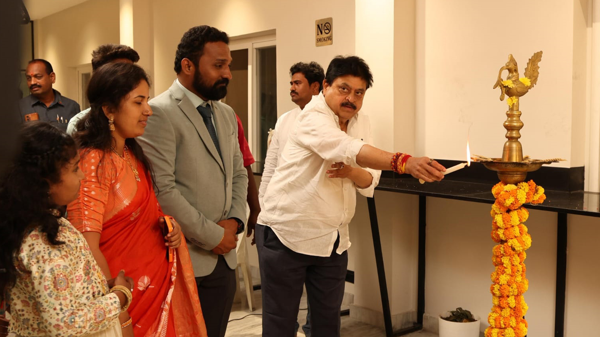 తెలంగాణ రాష్ట్ర బీజేపీ అధ్యక్షుడు ఎన్ రామచంద్ర రావు గారి చేతుల మీదగా వేద టివి ఛానెల్ లాంచ్ Telugu News