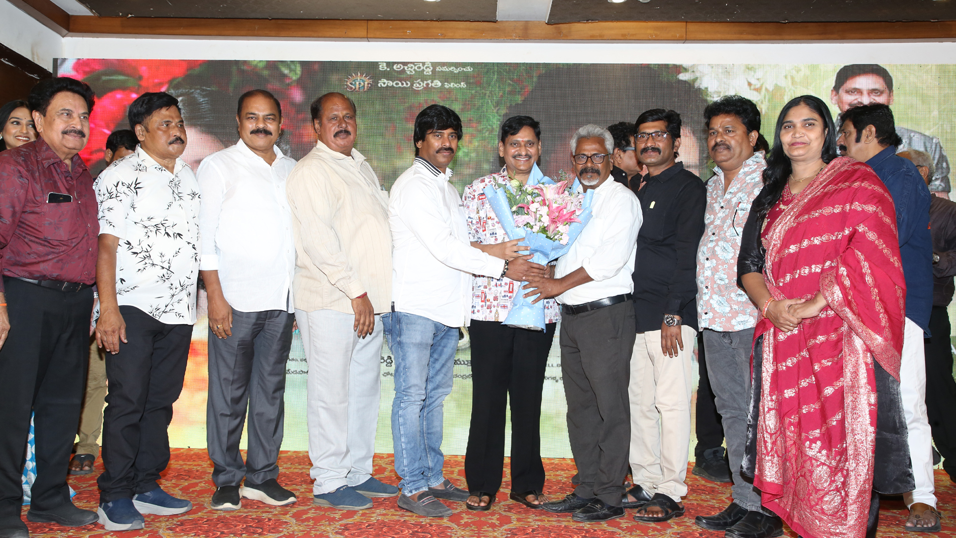 ఎస్‌.వి.కృష్ణారెడ్డికి పుట్టినరోజు శుభాకాంక్షలు తెలపిన ఫిలిం క్రిటిక్స్‌ అసోసియేషన్‌ Telugu News