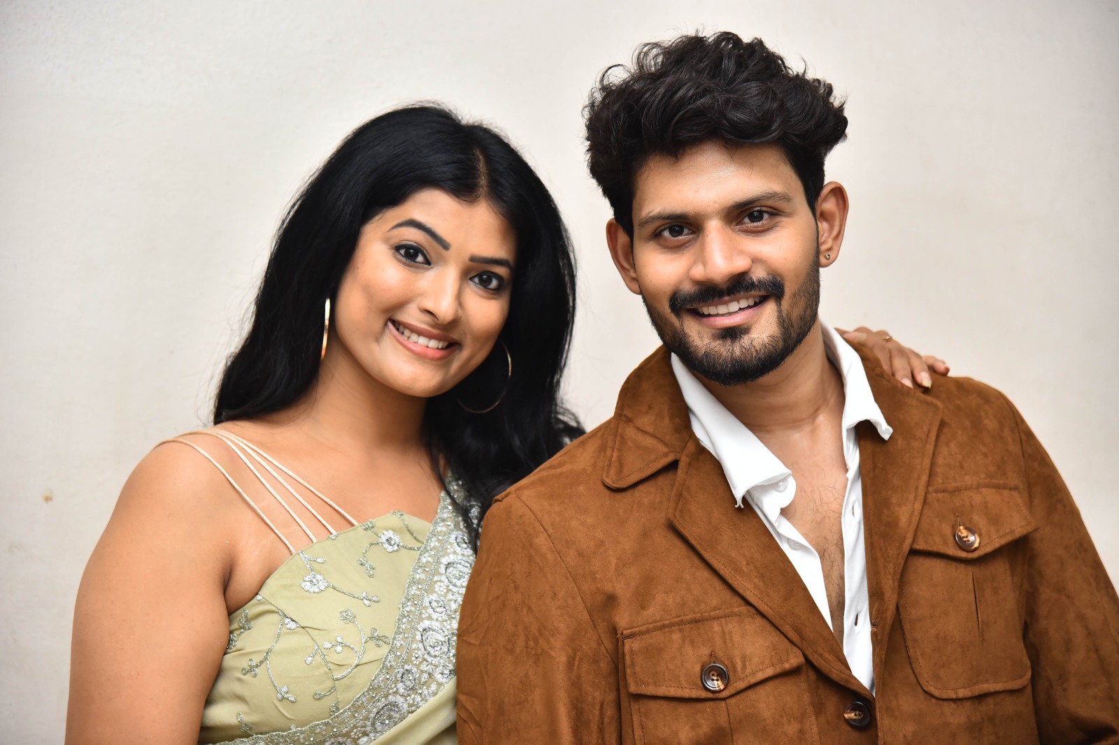 సినీ ప్రముఖుల చేతుల మీదుగా ‘సిద్ధుగాడి లవ్ స్టోరీ’ టీజర్, ట్రైలర్ లాంచ్ Telugu News