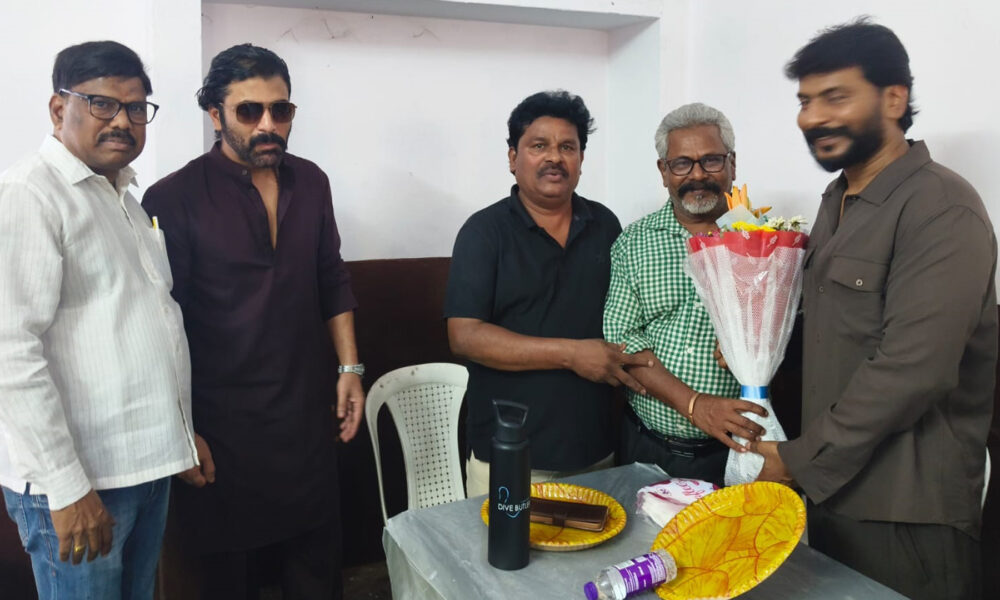 దర్శక, నిర్మాతలకు పుట్టిన రోజు శుభాకాంక్షలు తెలిపిన ఫిలింక్రిటిక్స్ అసోసియేషన్‌ Telugu News