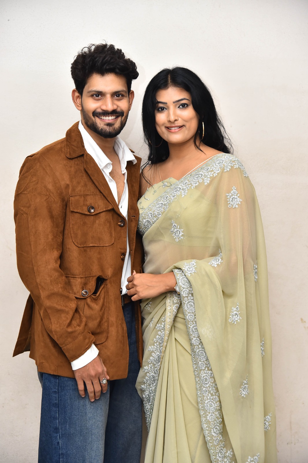 సినీ ప్రముఖుల చేతుల మీదుగా ‘సిద్ధుగాడి లవ్ స్టోరీ’ టీజర్, ట్రైలర్ లాంచ్ Telugu News
